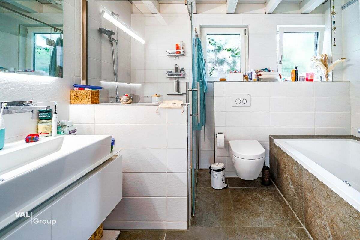 Charming terraced house in Wetzikon offering exceptional space