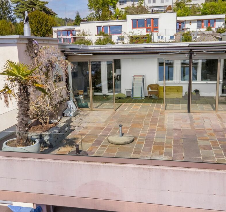Charming terraced house in Wetzikon offering exceptional space