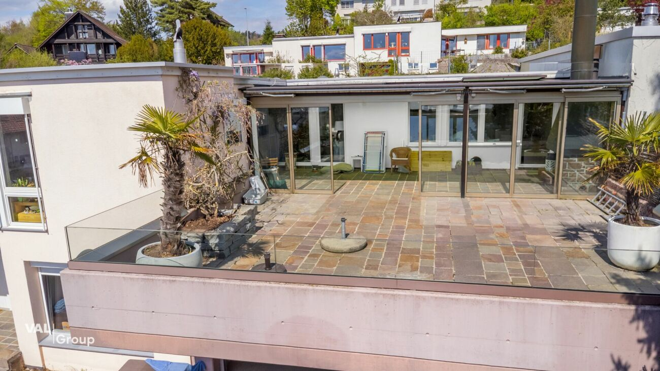 Charming terraced house in Wetzikon offering exceptional space